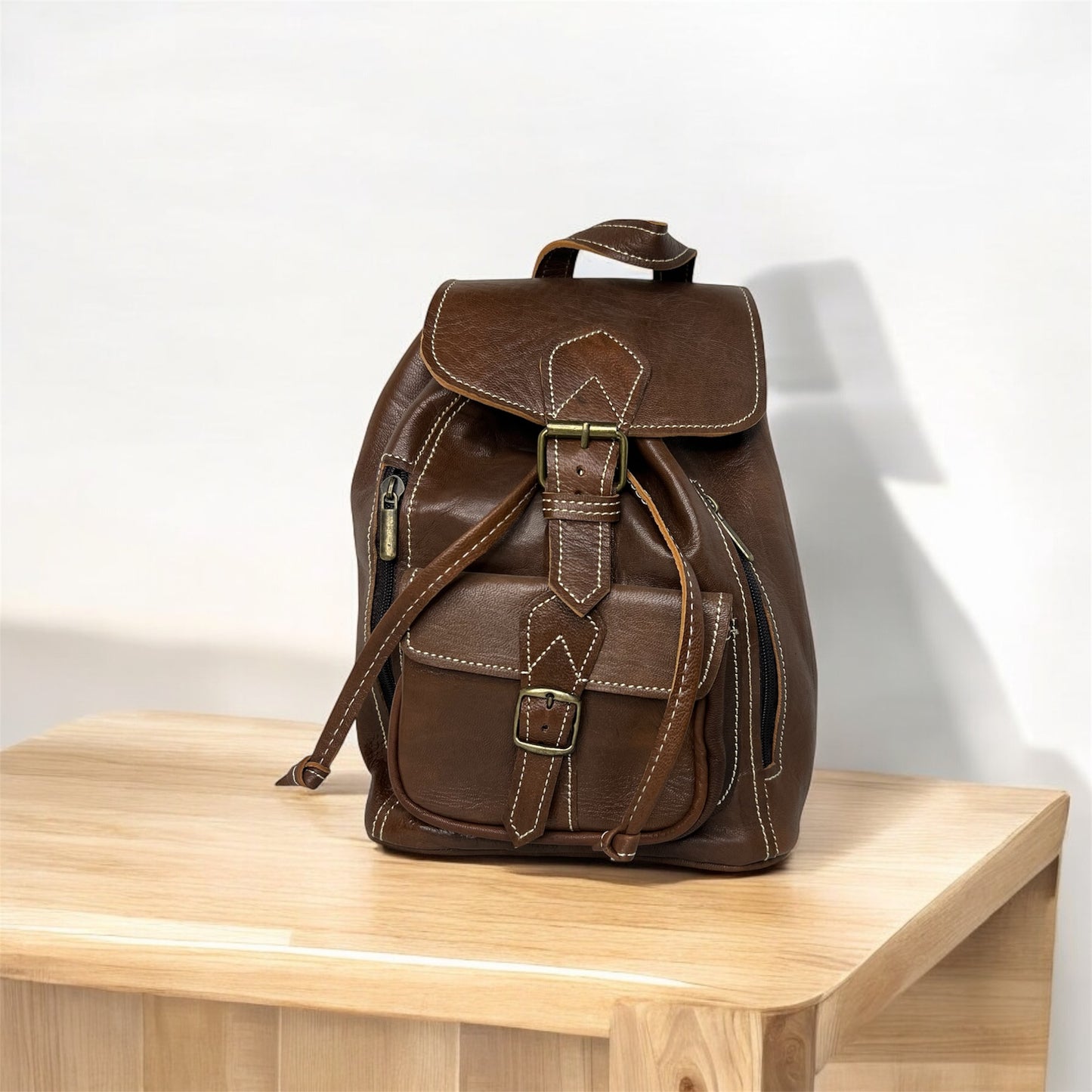 MOCHILA DE CUERO NEGRA