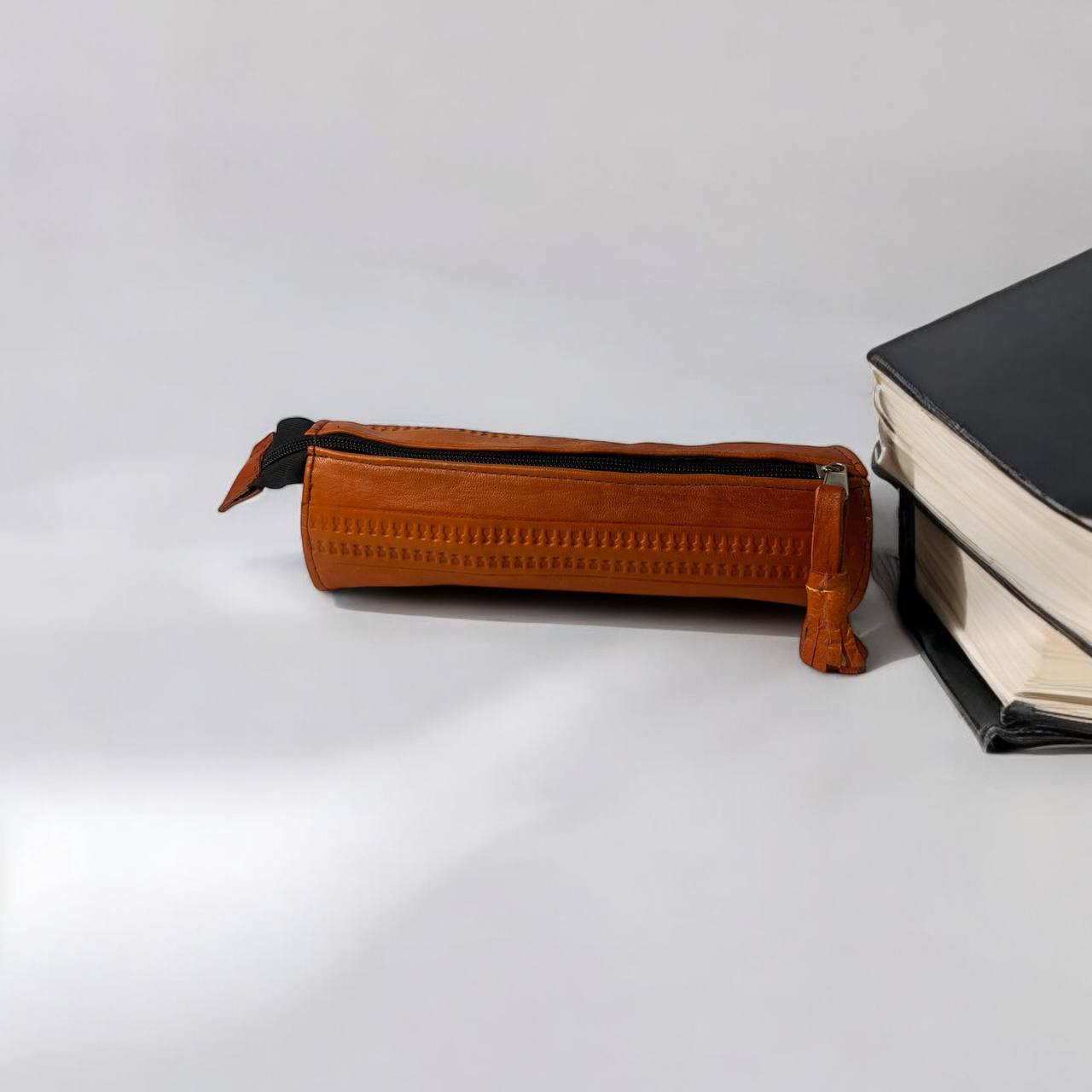 ESTUCHE DE CUERO