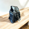 MOCHILA DE CUERO NEGRA