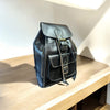 MOCHILA DE CUERO NEGRA